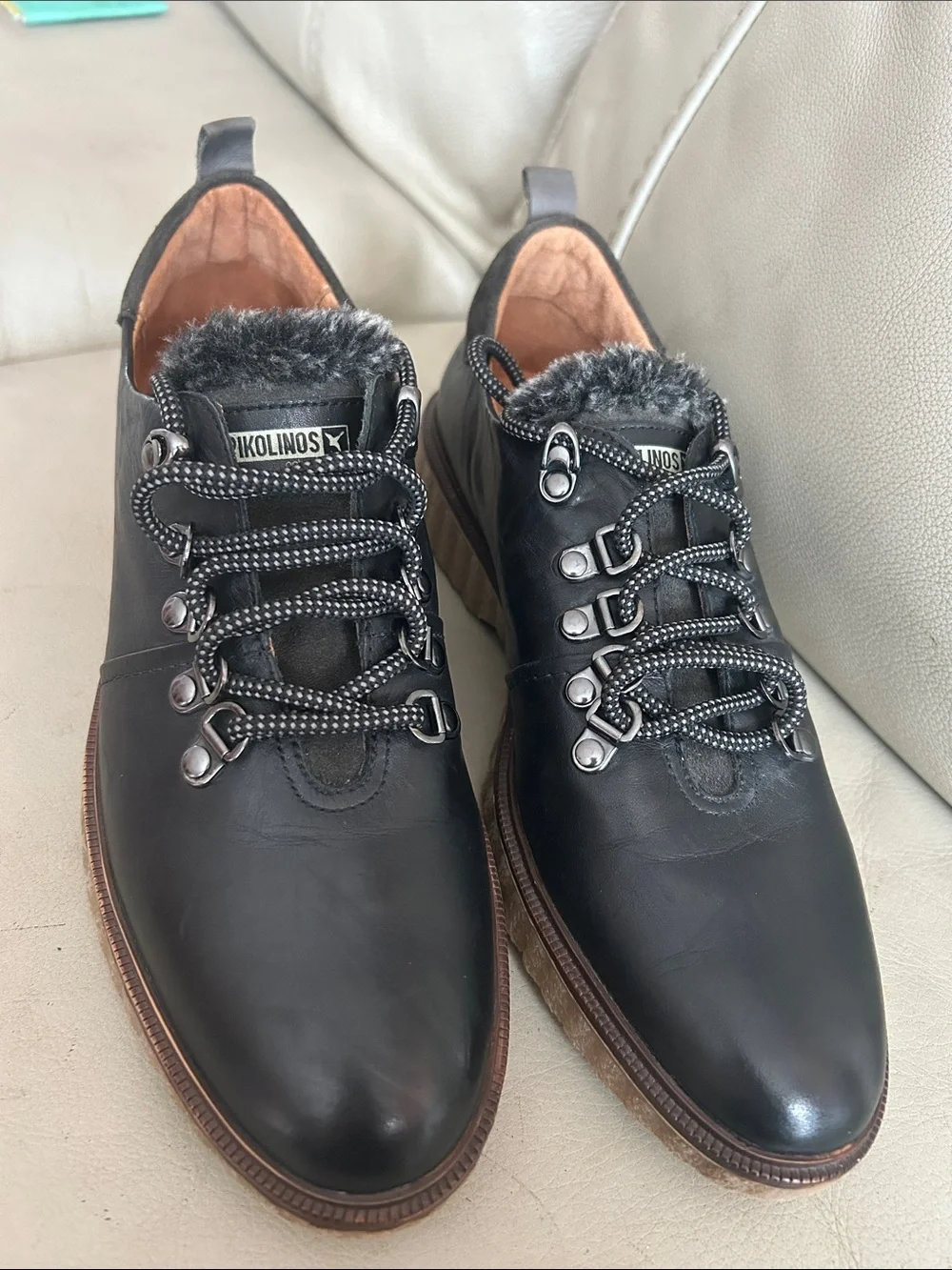 PIKOLINOS Black Leather Men's Oxford casual shoes with Fur Collar